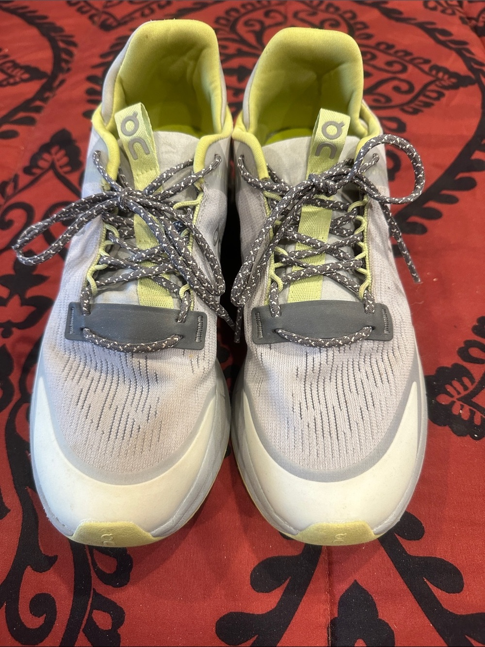 On Cloud Women’s  Lightweight Neutral Runners in Light Gray and Lime